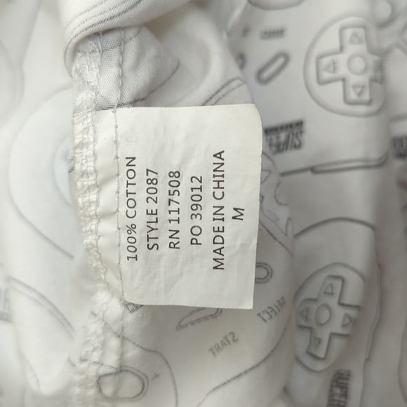 Super Nintendo White Casual Button Down Shirt with Controller 🎮 Print Medium - Picture 5 of 5